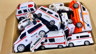 Tomica's ambulance minicar runs! An ambulance toy sounds an emergency driving test with a siren!