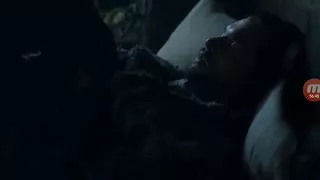 game of thrones : daenerys see jon snow's scars