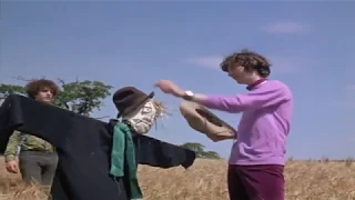 Pink Floyd - The Scarecrow (video 1967)