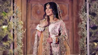 Bride's cutest dance performance at her own Mehndi Ceremony... ♥️