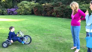 Motorized drift trike on grass 2