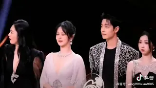 weibo night 2022: xiao zhan and yang zi interaction on group photo stage