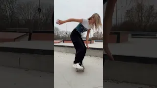 Don’t ever give up #skateboarding #skatergirl #shorts