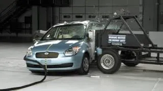 2007 Hyundai Accent side IIHS crash test