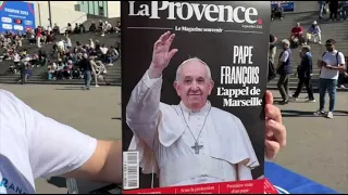 Devant le stade Vélodrome, à quelques heures de la messe, ils leur tardent de voir le pape