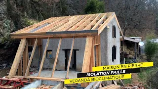 Rénovation d'une maison en pierre, isolation paille et création d'une serre intégrée