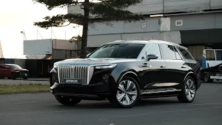 Hongqi HS 9. Автомобиль «Хунцы». Похож на Rolls Royce.