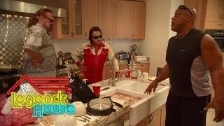 WWE Legends talk about Tony Atlas' cooking: WWE Legends' House Exclusive