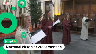 Emma zingt in een bijna lege kathedraal