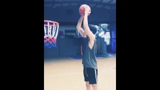 LUO ZHENG Plays Basketball