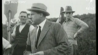 AUSTRALIA: Volunteer bush fire fighters on demonstration practice (1930)