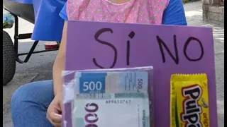 Millonario cambia fajo de billetes por un plato de comida a humilde mujer de la calle 😭