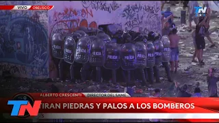 Incidentes y tensión en el Obelisco entre hinchas y la policía en medio de los festejos