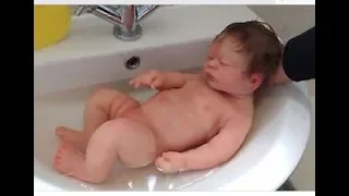 Купание силиконовой куклы реборн / Full body silicone reborn baby bath