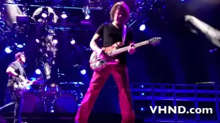 Van Halen - New song "Tattoo" live at the LA Forum 2/8/12