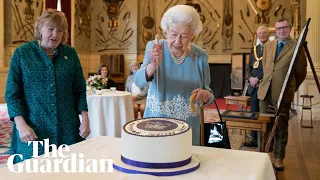 'I don't matter': Queen jokes about her platinum jubilee cake being upside down