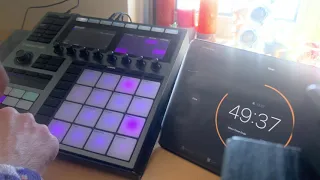 Making a tune in one hour challenge with Maschine+ factory sounds in realtime