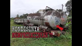 MELIHAT KONDISI GERBONG KA DI STASIUN MAOS, CILACAP. JAWA TENGAH, INDONESIA.