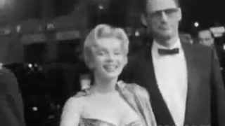 Marilyn Monroe Arrives At The  Royal Command Film Performance 1956