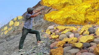 Incredible mining of gold and many precious diamonds underground Dry.