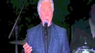 Tom Jones - Green, Green, Grass Of Home