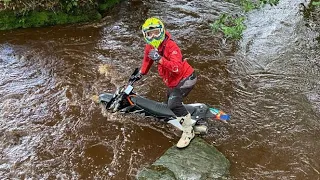 KTM 690 ENDURO R  a wet day