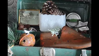 Vintage-Inspired-Winter-Decor in my Entry Room