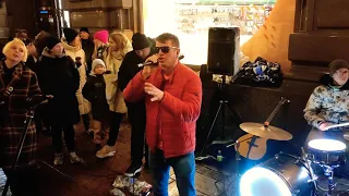 Yaroslav Yevdokimov - "Фантазер", группа "Висконти" выступает у Дома Зингера на Невском проспекте...
