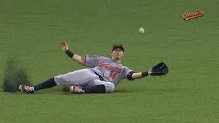 BAL@TOR: Reimold dives for catch, turns double play