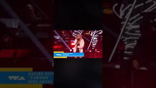 Hayley Kiyoko “Curious” Live At The VMA’s 2018