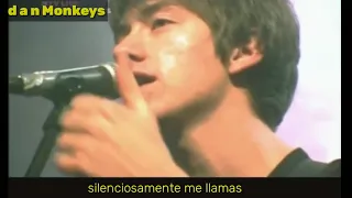 Arctic Monkeys - I Bet you look good on the dancefloor - live Liverpool 2005 (Sub. Español)