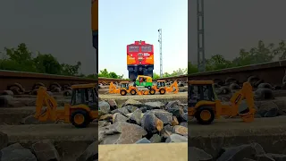 Train VS JCB & Auto Rickshaw #shorts #trian #jcb