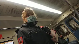 Чкаловская. Отшив контролёров ГКУ и полиции в вагоне метро. Спасение от штрафов за маски и перчатки.