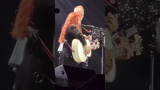 Wynonna Judd, 11-11-23, OKC, Mama He's Crazy and Love is Alive