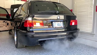 2003 BMW M5 (E39) Touring/Wagon: Cold Start, Dual Mode Exhaust Sounds at Idle and Revving