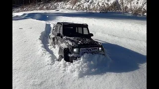 Rc TRAXXAS TRX 6 FIRST SNOW test NEW tire on snow.