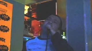 quentin au karaoke le 1er juin 2011.wmv