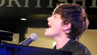 [HD-FANCAM] 120504 Greyson Chance showcase in BKK - Waiting outside the lines