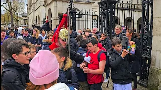 King's Guard OBLITERATES FRENCHIE MAGINOT LINE as students aren't paying attention at Horse Guards!