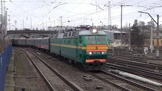 Электровоз ЧС8-043 с поездом №17/18 Киев — Анапа