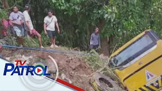 Guro patay, 46 sugatan matapos mahulog sa bangin ang school bus sa Bataan | TV Patrol