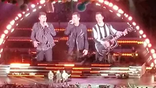 Jonas Brothers in Hollywood Bowl- When You Look me in the Eyes pt2 [fancam]