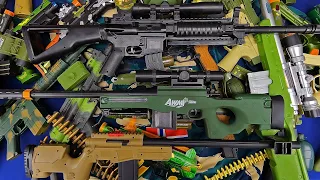 Army Armory - Arsenal Of Green Soldiers - Helmet / Shield / MAchine Gun