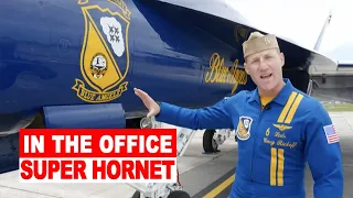 Take a close-up walk around of a Blue Angels F/A-18 Super Hornet! 🇺🇸⚓︎✈︎😲🇺🇸⚓︎✈︎😲🇺🇸🇺🇸🇺🇸