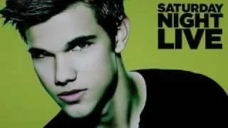 Taylor Lautner Hot SNL Pictures