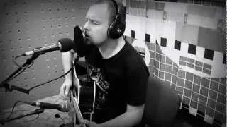 Денис Розов - Лунная колыбельная (live in FolkRadio studio 03/05/12)