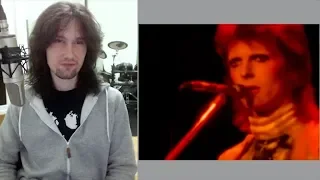 British guitarist analyses David Bowie live in 1973!