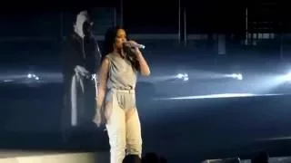 05 Rihanna - Pose (The ANTi World Tour DVD)