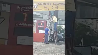 VERDADEIRAMENTE ESTA BAIXANDO O VALOR DA GASOLINA POR AQUI..