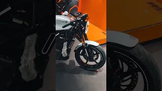 New 2024 Husqvarna Vitpilen 250 E-20 Unique Bike From KTM ❤️#shorts #viral #vaibhavmotoworld